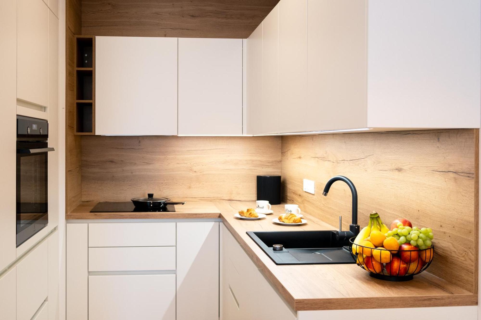 Masarykova Residence - Modern 1-Bedroom In City Center & Free Parking リュブリャナ エクステリア 写真
